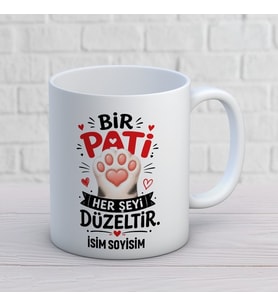 Kişiye Özel Kedi Sever Tasarımlı Bir Pati Her Şeyi Düzeltir İsimli Seramik Kupa