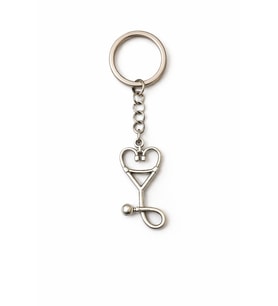 Care Heart Charm – Kalp Formlu Stetoskop Figürlü Gümüş Renk Unisex Metal Anahtarlık
