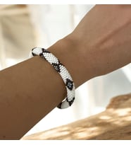Chibeads Siyah-Beyaz Desenli El Yapımı Boncuk Bileklik