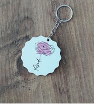 Kişiye Özel Gül ve İsim Yazılı  Anahtarlık Çiçek Desenli (Beyaz)