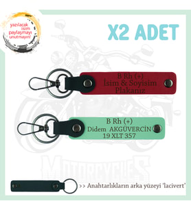 Motorcu Yolculara, İsim Plaka ve B Rh (+) Yazılı Güvenli Sürüş x2 Anahtarlık Set, Kırmızı-Yeşil-Laci