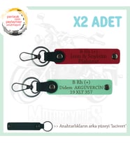 Motorcu Yolculara, İsim Plaka ve B Rh (+) Yazılı Güvenli Sürüş x2 Anahtarlık Set, Kırmızı-Yeşil-Laci