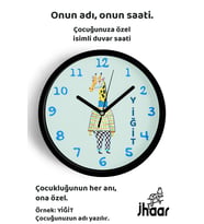 İsme Özel Sevimli Zürafa Çizimli Çocuk Odası Duvar Saati Orta Boy 30 cm Siyah Camlı Sessiz