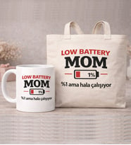 Low Battery Mom – Anne Temalı Kupa ve Bez Çanta Hediye Seti (Bej)