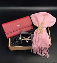 Pembe Şal & Kadın Cüzdanı& Gold Renk Yusufcuk Model Broş Hediye Seti (Model 1)