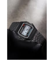 Özel Kutulu Siyah Unisex Retro Model Dijital Kol Saati Sevgili ve Yakın Arkadaşa Özel Hediye Takvim Kronometre Alarm Aydınlatma Özellikleri Mevcuttur Kombin EşSevgili Yıldönümü Doğum Günü Hediyesi