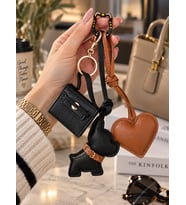 Siyah Köpek Figürlü Çanta Charm Mini Çanta ve Kalp Detaylı Bag Charm Çanta Süsü Anahtarlık