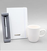Kişiye Özel Beyaz Defter & Beyaz Touch Pen & Beyaz Kupa Hediye Seti