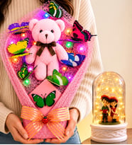 Renkli LED Işıklı Büyük Boy Peluş Ayıcık Buketi ve LED Işıklı Oturan Çift Biblolu Fanus Sevgiliye Hediye