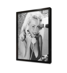 Marliyn Monroe Telefonla Konuşurken Çerçeveli Cam Tablo