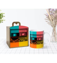 BK Gift Kişiye Özel Ahşap Kutuda Retro Kaset Tasarımlı Beyaz Kupa Bardak-1