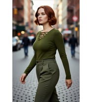 Kadın Fitted Kesim Britli V Yaka Uzun Kollu Triko Bluz Soğuk Havalar İçin Şık Ve Modern Seçim