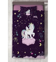 MEKTA HOME BEBEK VE ÇOCUK ODASI Pembe Bulut Üzerinde Unicorn Desenli Mor Yatak Örtüsü