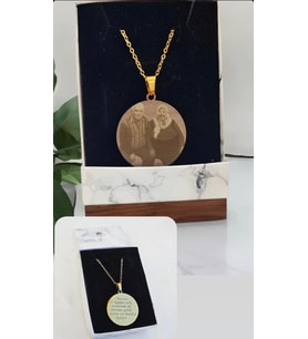 Çift Taraflı Lazer Kazıma Kolye – Bir Yüzü Fotoğraf, Diğer Yüzü Yazı Tasarımlı (Gold)
