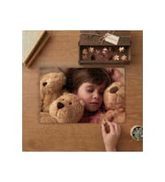 Oyuncakların Arasında Uyuyan Çocuk Tasarımı 240 parça Ahşap Puzzle Ahşap Kutuda MP00690