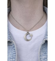 Moon Star Loop – Ay ve Yıldız Figürlü Gümüş Renk Unisex Kolye (60 cm)