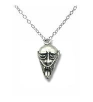 Dil Çıkaran Gothic Maske Figürlü Unisex Metal Kolye – 60 cm Zincir (Gümüş)