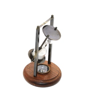 Dekoratif Pusulalı Pirinç Kum Saati 16*10 Cm