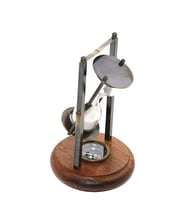 Dekoratif Pusulalı Pirinç Kum Saati 16*10 Cm