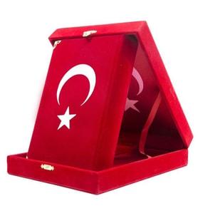 Babalar Günü Hediyesi - Kadife Kutulu Kuran-ı Kerim (Çanta Boy, Ayyıldız, Kırmızı)