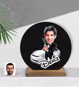 BK Gift Kişiye Özel Erkek Ajan Karikatürlü Yuvarlak Ahşap Biblo