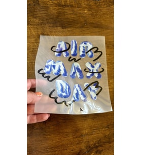 ÜTÜ İLE YAPIŞAN MAVİ YAZILI TİŞÖRT KOT KUMAŞ TRANSFER BASKI ARMA 19X19 CM