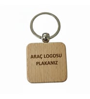 Kişiye Özel Kare Ahşap Anahtarlık – Araç Logosu ve Plaka Yazılı Lazer Gravür Anahtarlık – Özel Tasarım Araç Anahtarlığı