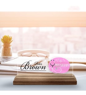 BK Gift Kişiye Özel İsimli Doktor Temalı Ahşap Tabanlı Akrilik Masa İsimliği-7, Ofis Dekoru, Mesleki Hediye, Ofis Hediyeleri