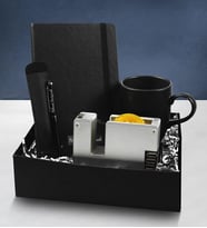 Kişiye Özel Defter & Kişiye Özel Deri Kılıflı Touch Pen Kalem & Siyah Kupa & USB Çoğaltıcılı Bant Makinesi