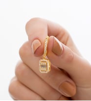 (ÖZEL KUTULU)925 Ayar Gümüş Gold Baget Küpe