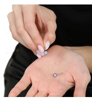 Mavi-Beyaz Zirkon Taşlı Çiçek Tasarım Rose Renk 925 Ayar Gümüş Kadın Küpe (Çok Renkli)