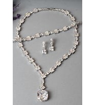 Gümüş Set Gerdanlık Kolye Küpe Bileklik Silver Beyaz Zümrüt Rengi 925 Ayar Zirkon Taşlı Set Özel Günler İçin Düğün Kına Nişan Abiye Set