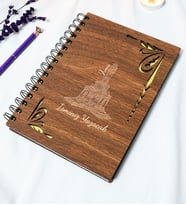 Kişiye Özel İzmir Desenli Ahşap Kapaklı Defter - Ajanda - İsme Özel - A5 60 Yaprak (120 SAYFA) Hediyelik (Gold)