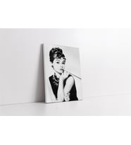Siyah Beyaz Audrey Hepburn