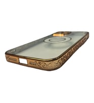 iPhone 13 Pro şeffaf silikon gold renk detaylı magsafe  özellikli Telefon Kılıfı