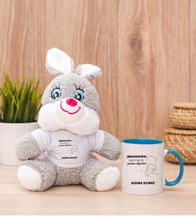 Kişiye Özel Varmış Ki Yemiş Diyelim Esprili Peluş Tavşan ve Mavi Kupa