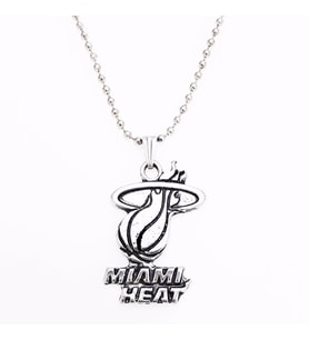 Gümüş Renk Erkek Miami Heat Kolye (Beyaz)