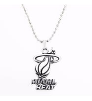 Gümüş Renk Erkek Miami Heat Kolye (Beyaz)