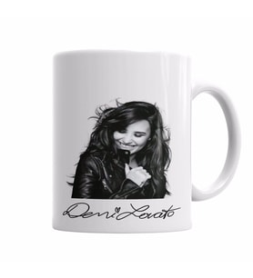 Demi Lovato B&W Autografada Kupa Bardak Porselen