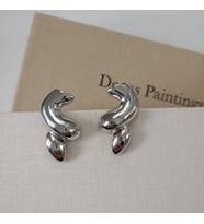 Lente Aksesuar Gümüş Renk Bombeli Kıvrımlı Küpe - Modern Retro Stil Küpe (Silver)