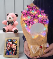 Kişiye Özel Hediye Fotoğraflı Renkli Işıklı Aynalı Kelebek Buketi ve Pembe Peluş Ayıcık