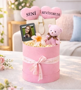 Kişiye Özel Seni Seviyorum Tasarımlı,Fotoğraflı,Cüzdan,Toka Ve Ayıcık Anahtarlık,Kutu Seti (Pembe)