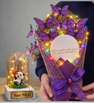 Kişiye Özel Led Işıklı Pandalı Fanus ve Aynalı Renkli Led Işıklı Kelebek Buketi