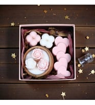Kokulu Mum Hediye Kutusu Gül ve Aşk - Mumelia Candles Doğal Soya Mum Seti El Yapımı Özel Tasarım