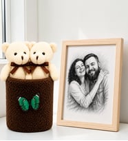 Kişiye Özel Karakalem Fotoğraflı Çerçeve ve Peluş Saksıda Ayıcık Buketi Arkadaşa Kadına Sevgiliye Hediye Seti