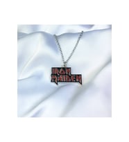 İron Maiden Krımızı Metal Kolye (Gümüş)