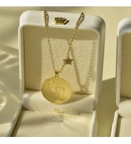 Kişiye Özel Tasarım Bebek Ayak İzi Harf Doğum Saat Kolye 925K Gümüş (Gold)