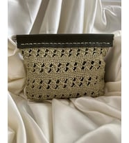 El Yapımı Hasır Örgü Clutch Çanta – Zeytin Yeşili & Yeşil Deri Detaylı