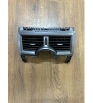 Renault Megane 2 Havalandırma Orta Izgarası 7701062442
