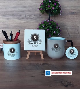 Baş Harf ve İsim Soyisim Dekoratif Taş, Kalemlik, Sihirli Oval Kupa Bardak, Ahşap Anahtarlık Hediye (Model 1)